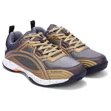 Yonex badminton shoes (dark brown) UK 5
